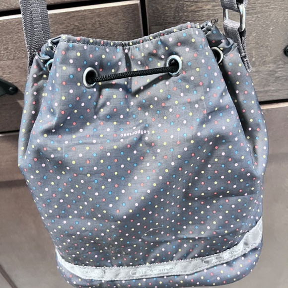 LeSportSac Drawstring Bucket Gray Nylon Crossbody Bag - Picture 7 of 7